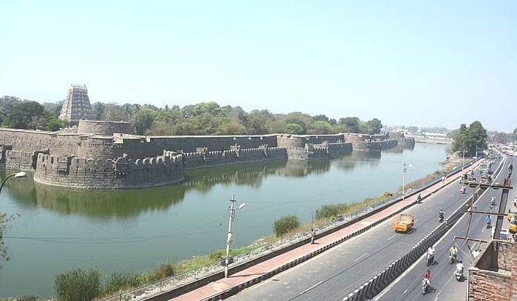 `அப்பா பயந்தாங்கொள்ளி; மிரட்டுனா பணம் தருவார்!’ - செல்போன் வாங்க கடத்தல் நாடகமாடிய பள்ளி மாணவர்கள்