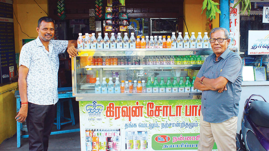 பாலக்குமரன், தட்சணாமூர்த்தி