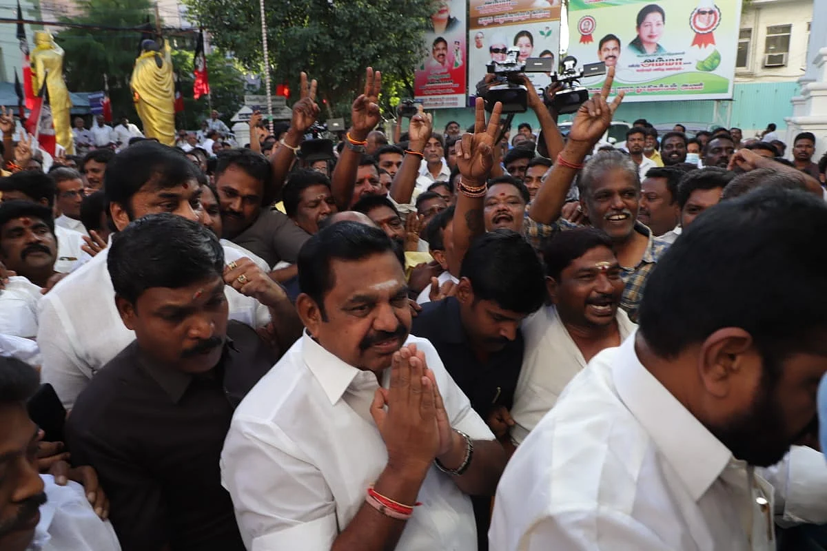 எடப்பாடி மீதான அதிருப்தியில் முனுசாமி | தலைமையிடம் பற்றவைத்த பி.டி.ஆர் தரப்பு - கழுகார் அப்டேட்ஸ்