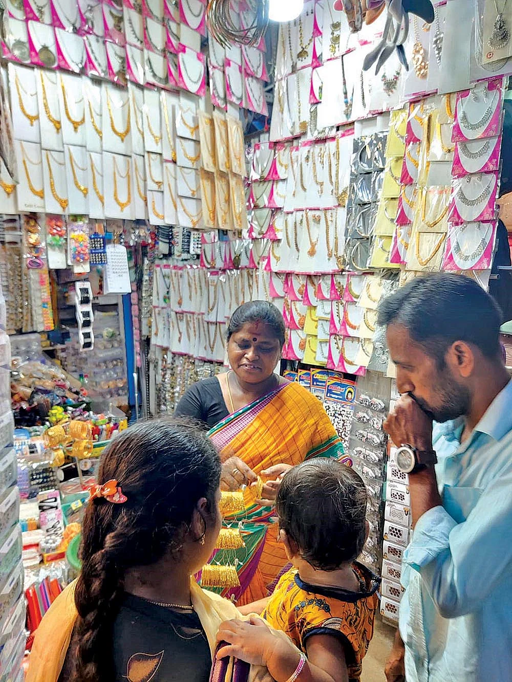 “தீபாவளி மாசம் சக்கப்போடு போடும்!”