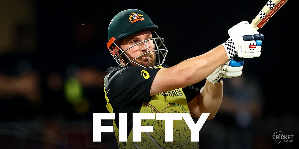 AUSvIRE: `மேல ஏறி வாரோம் ஒதுங்கி நில்லு' - அயர்லாந்தை வெளுத்தெடுத்த ஆஸ்திரேலியா!