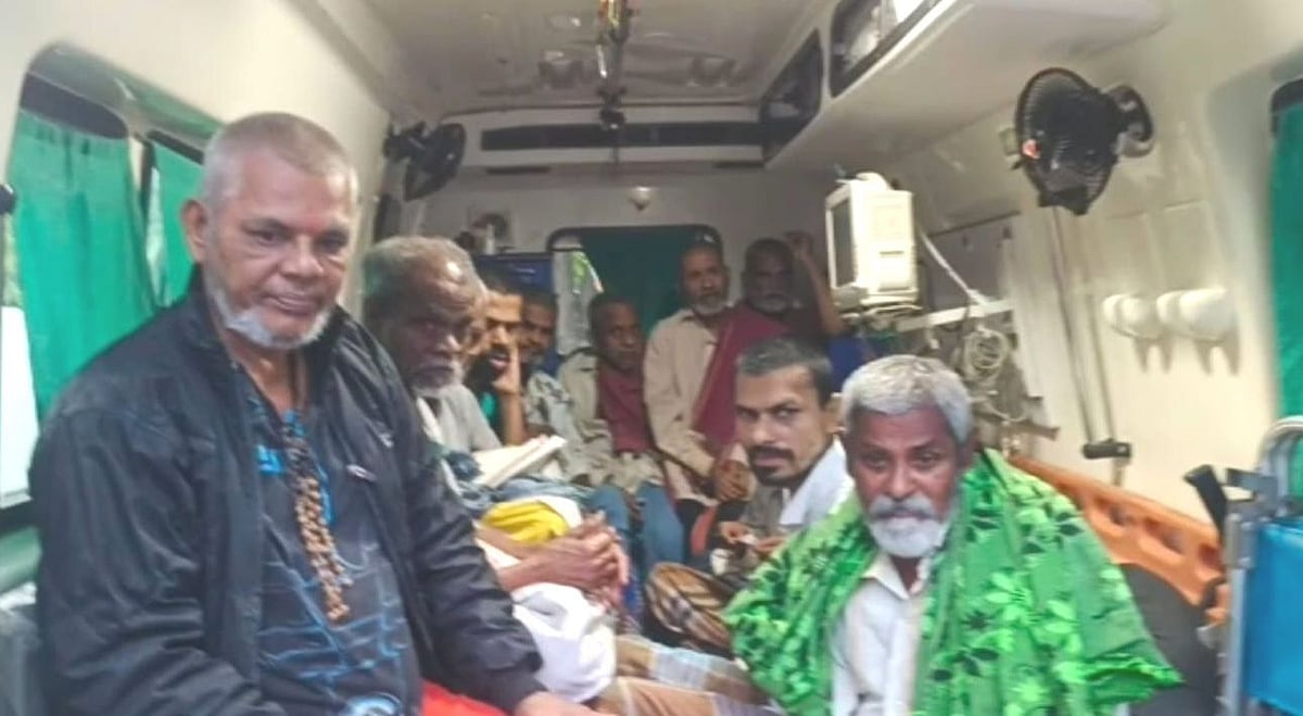 ``சோறு போடாம அடிச்சி கொடுமை செய்றாங்க’’ - கருணை இல்லம் மீது புகார்; 69 முதியவர்கள் மீட்பு!