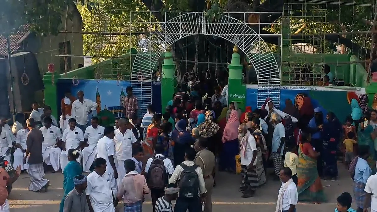 அரகாசு அம்மன் தர்ஹாவில் குவிந்த பக்தர்கள்