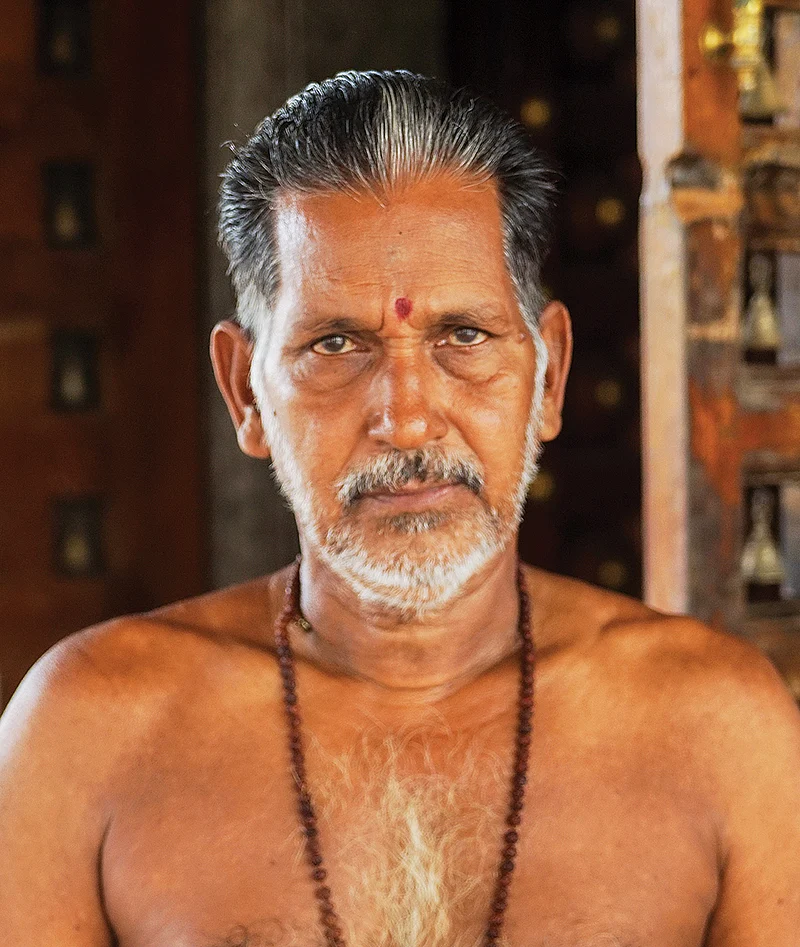 அர்ச்சகர் ரகுபதி ஐயா
