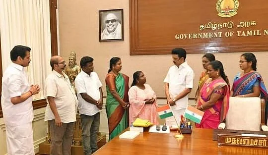 முதல்வருடன் காளியம்மாள்