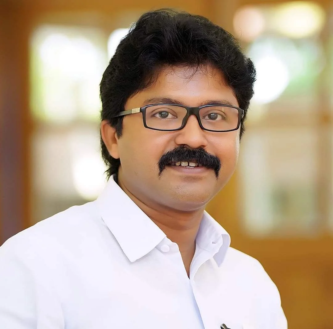 பெரும்பாவூர் தொகுதி காங்கிரஸ் எம்.எல்.ஏ எல்தோஸ் குந்நப்பிள்ளில்
