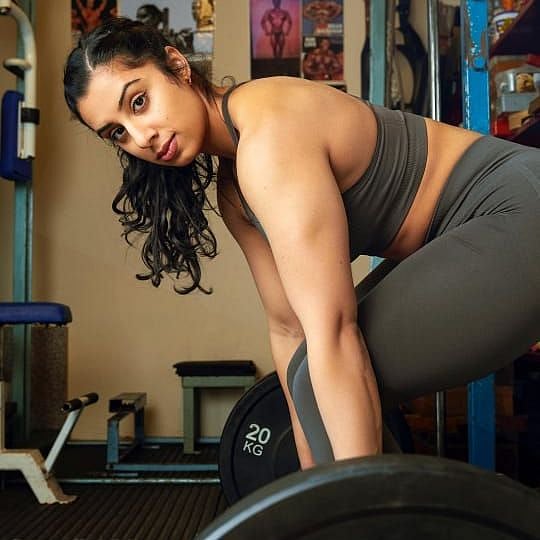 ``ஒரு நிமிடம், எடைக்கு நிகரான பளு, 42 முறை ஸ்குவாட்'' - கின்னஸ் சாதனை படைத்த கரன்ஜீத் கவுர்!  