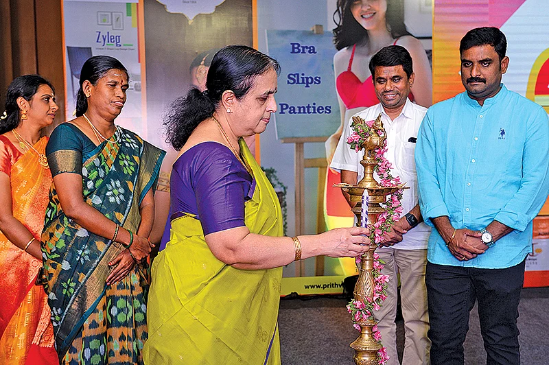 “பையன்தான் அனுப்பிவெச்சான், பம்பர் பரிசு கிடைச்சிருச்சு!”