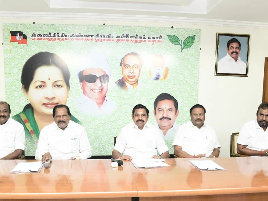 `கட்சி பிரச்னையைச் சட்டமன்றத்திற்குள் கொண்டுவரக் கூடாது' - எடப்பாடியின் ஸ்ட்ரிக்ட் ஆர்டர்?!
