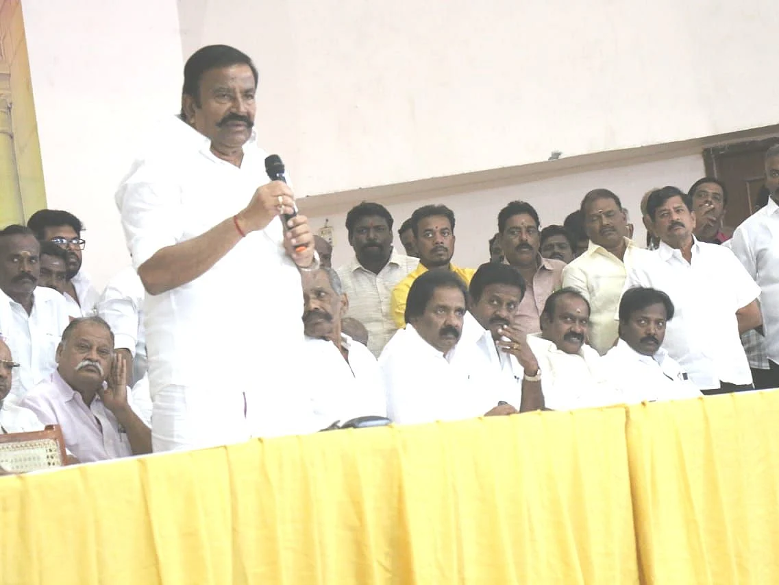 "வெட்கத்தைவிட்டுச் சொல்கிறேன்; அதிகாரிகள் மத்திய அரசுக்கு பயப்படுகிறார்கள்!" - அமைச்சர் கே.என்.நேரு