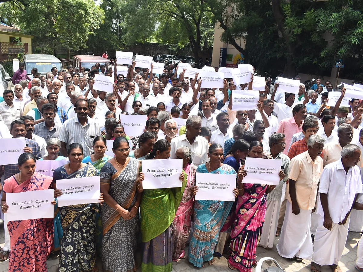 சக்தி சர்க்கரை ஆலைக்கு கரும்பு கொடுக்க மாட்டோம்!
புகழூர் ஆலையிலேயே நீடிக்க
விவசாயிகள் விருப்பம்!