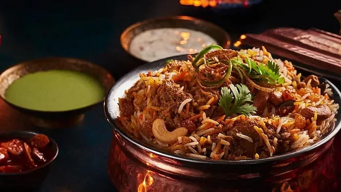 உடன் சேர்க்கப்படும் மசாலாக்களால் தாம்பத்ய உணர்வு குறைவதாக புகார்-மே.வங்கத்தில் பிரியாணி கடைகள் மூடல்