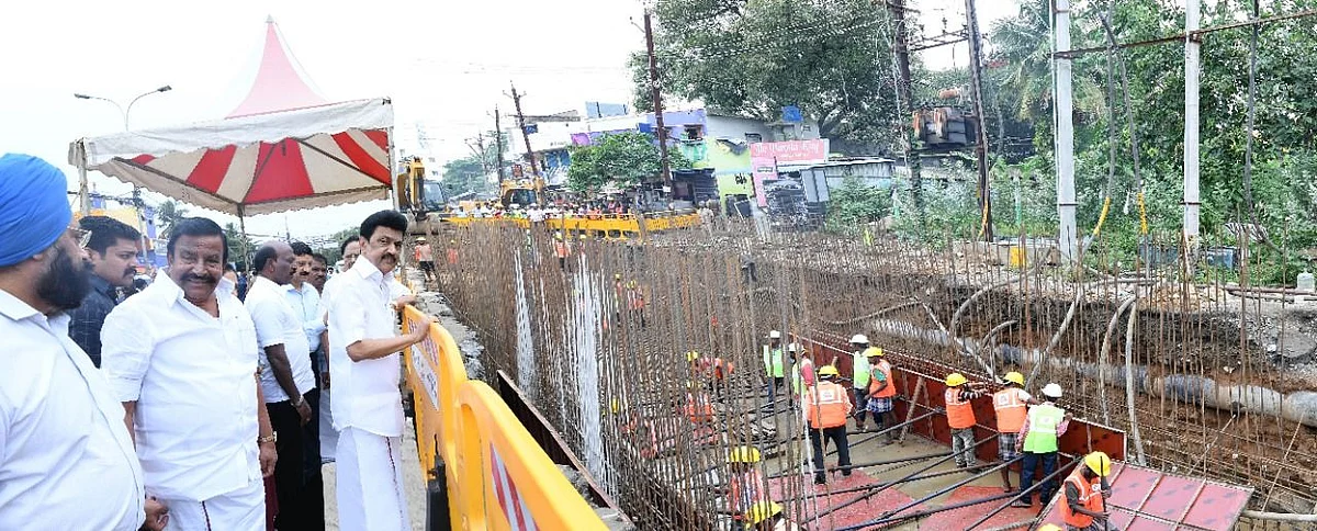 மழைநீர் வடிகால் பணிகளை ஆய்வு செய்யும் முதல்வர்