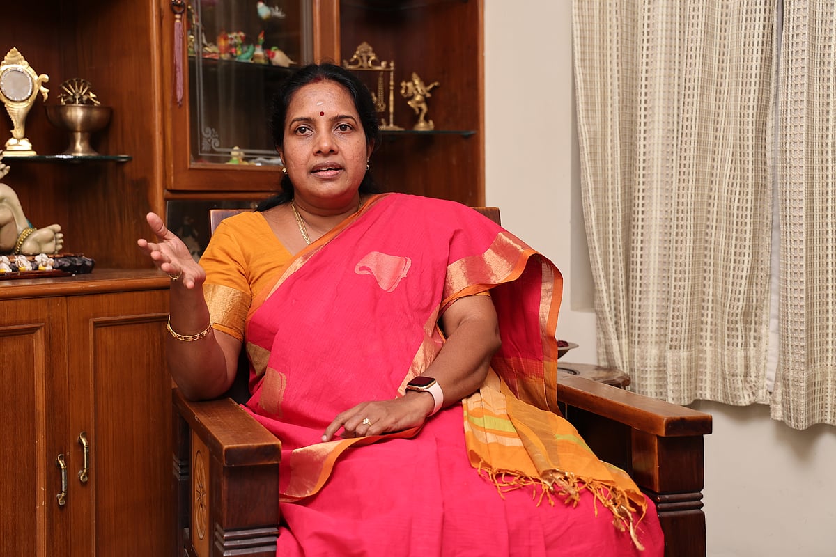 `அரசே மதுவிற்கும் நிலையில் கள்ளச்சாராய சாவுகள் ஏன்?; முதல்வர் விளக்க வேண்டும்’ - வானதி சீனிவாசன் 