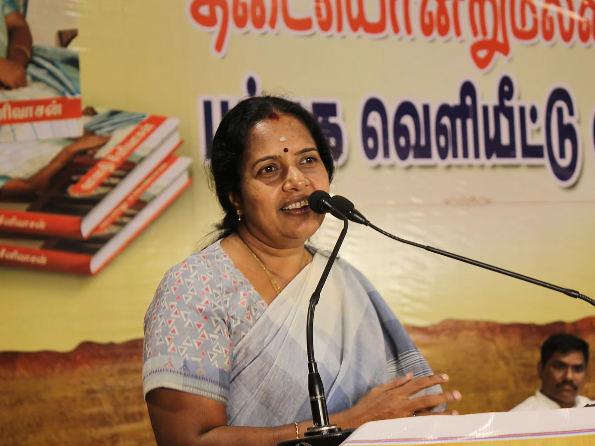 ``பிரதமர் மோடி எனக்கு பெரிய இன்ஸ்பிரேஷன்!"- `தடையொன்றுமில்லை' புத்தக வெளியீட்டு விழாவில் வானதி