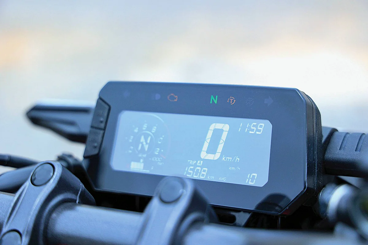 Honda CB300 F: A Sporty Commuter!