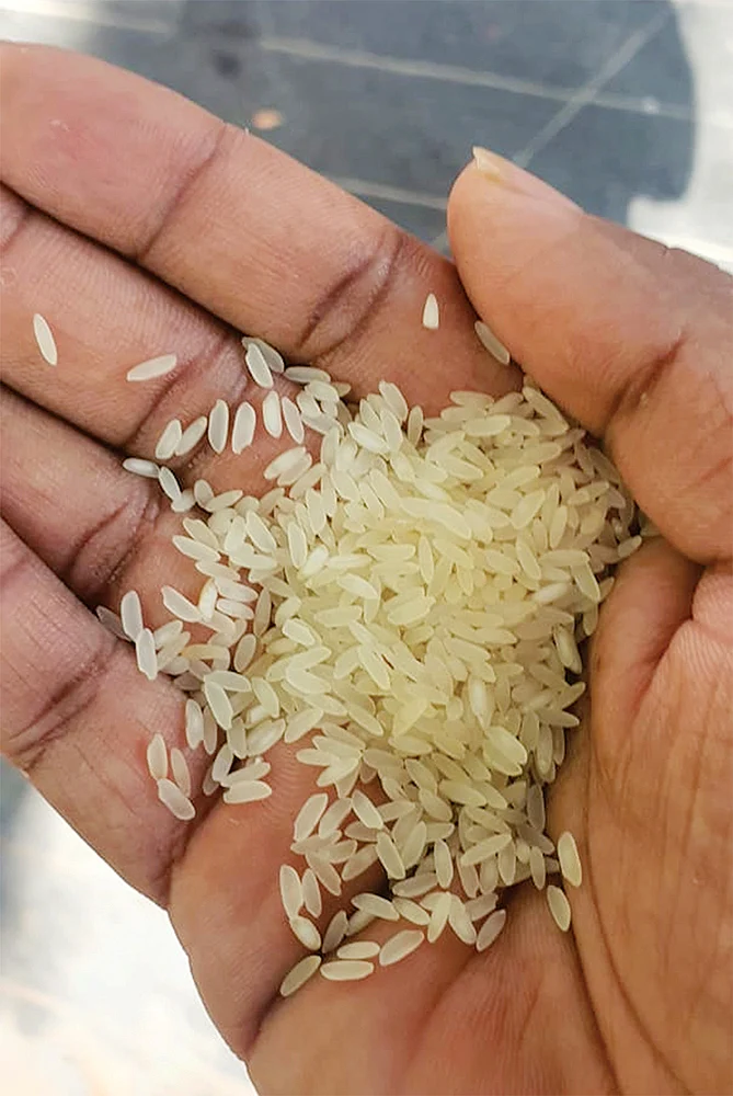 பாலீஸ் செய்யப்பட்ட ரேஷன் அரிசி