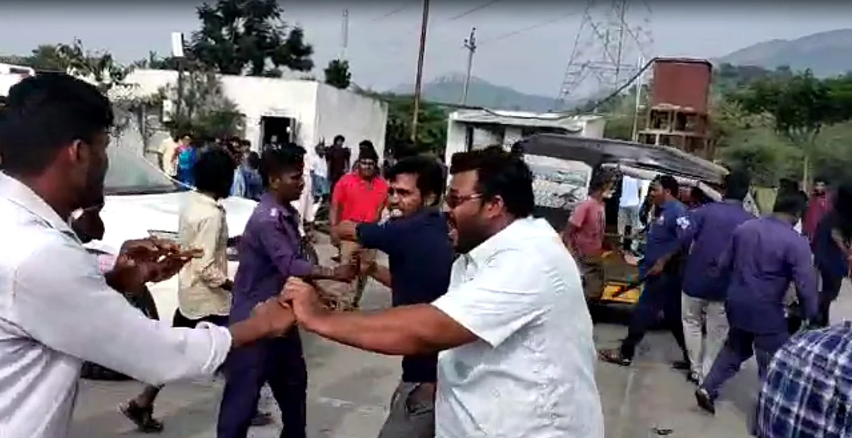 தமிழக மாணவர்கள் மீது தாக்குதல் ஆந்திரா