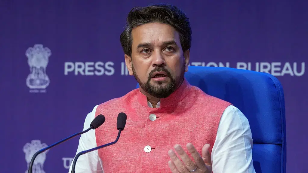 மத்திய விளையாட்டுத் துறை அமைச்சர் அனுராக் தாகூர்
