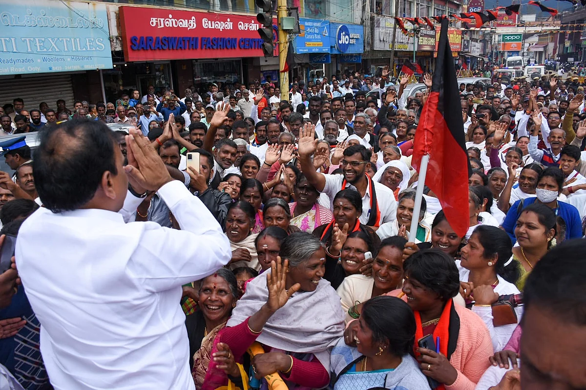 ஜகா வாங்கிய இந்து முன்னணி முதல் கறைபட்ட கைக்கு சிபாரிசு செய்த பி.டி.ஆர் வரை! - கழுகார் அப்டேட்ஸ்
