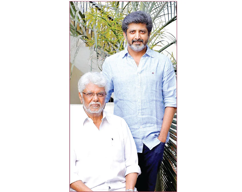 அப்பாவுடன் மோகன் ராஜா