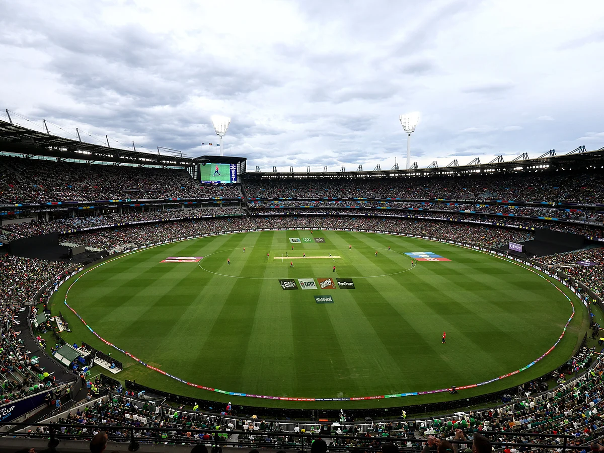 T20 WC: பேட்டிங் vs பௌலிங்; சம வாய்ப்பு - சம போட்டி; முன்னுதாரணமாக மாறிய ஆஸ்திரேலிய மைதானங்கள்!