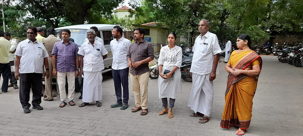 நில உரிமையாளர்கள், வழக்கறிஞர்