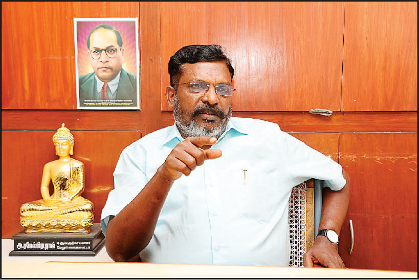 மிஸ்டர் கழுகு: தி.மு.க-வுக்கு ஐடி ரெய்டு, அ.தி.மு.க-வுக்கு சி.பி.ஐ வழக்கு, மத்திய அரசின் டபுள் ஷாட்!