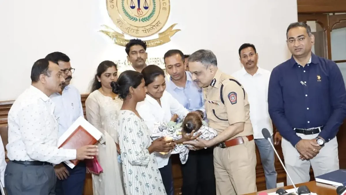 மும்பை: நடைபாதையில் உறங்கிக்கொண்டிருந்த குழந்தை கடத்தல்; ஹைதராபாத்தில் விற்க முயன்ற பெண்கள் கைது!