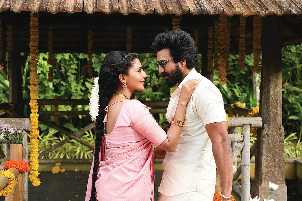 புழுதியில் புரண்டு மோதும் ‘கட்டா குஸ்தி’!