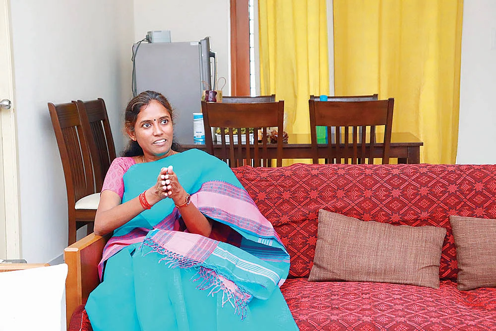 சமூக பதற்றத்தை ஏற்படுத்தி பொய்யை பரப்புகிறார் ஆளுநர்! - ஜோதிமணி நறுக்