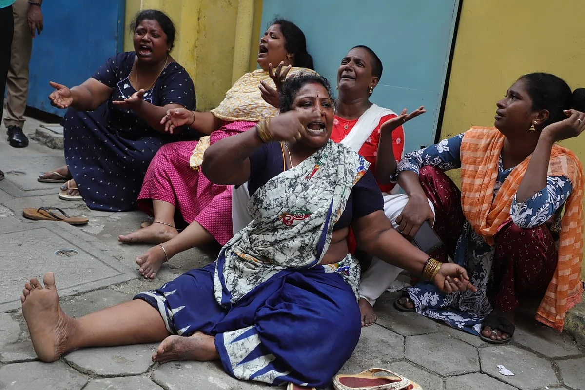 விவேக்கின் உறவினர்கள் கதறி அழும் காட்சி