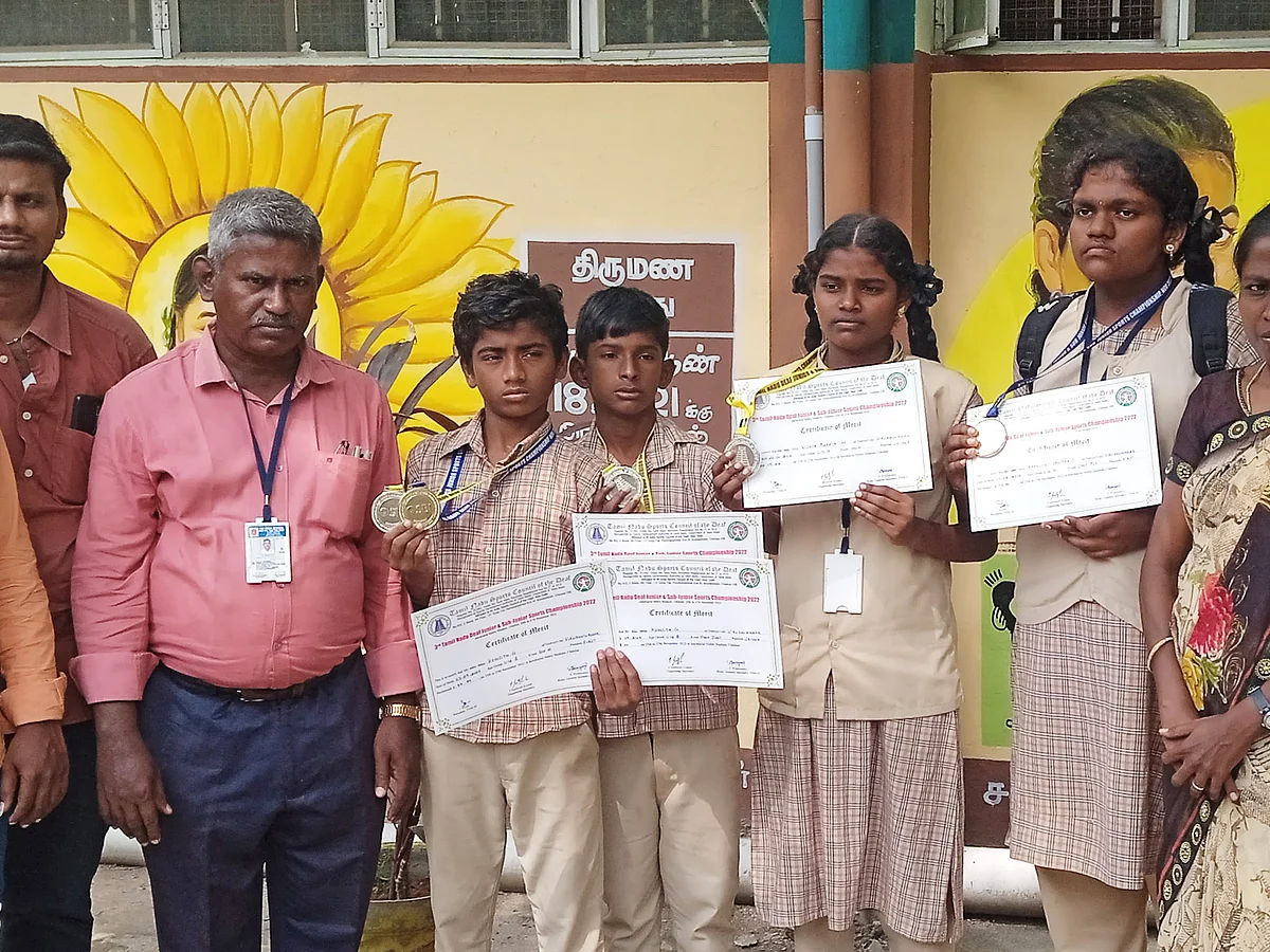 விருதுநகர்: செவித்திறன் குறைவுடைய மாணவர்கள் மாநில அளவிலான போட்டியில் சாதனை; ஆட்சியர் பாராட்டு