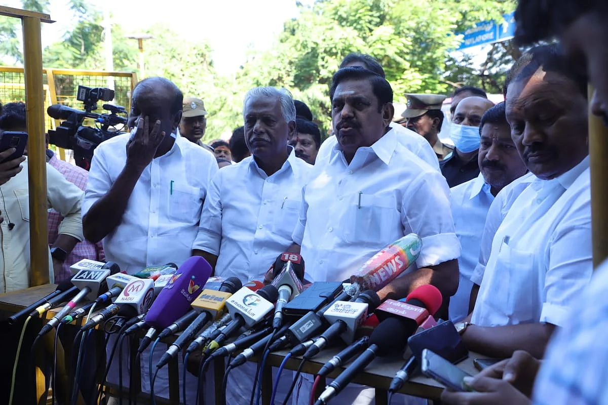 எடப்பாடி பழனிசாமி - ஆர்.என்.ரவி