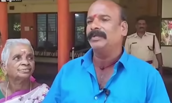 மகன் கலை மூர்த்தியுடன் மாரியம்மா