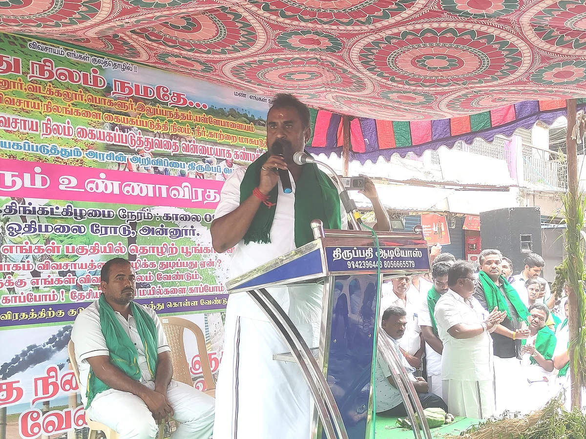 எஸ்.பி.வேலுமணி