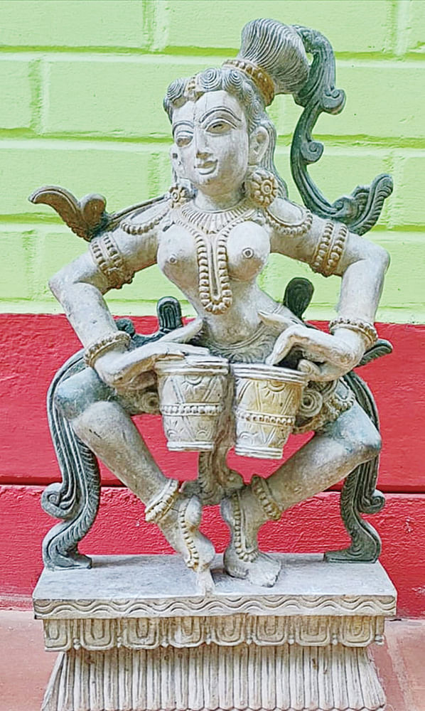 ஆரோவில் சர்வதேச நகரமா... சட்டவிரோத நகரமா? - பிடிபட்ட போதைப்பொருள்கள், கடத்தல் சிலைகள்....