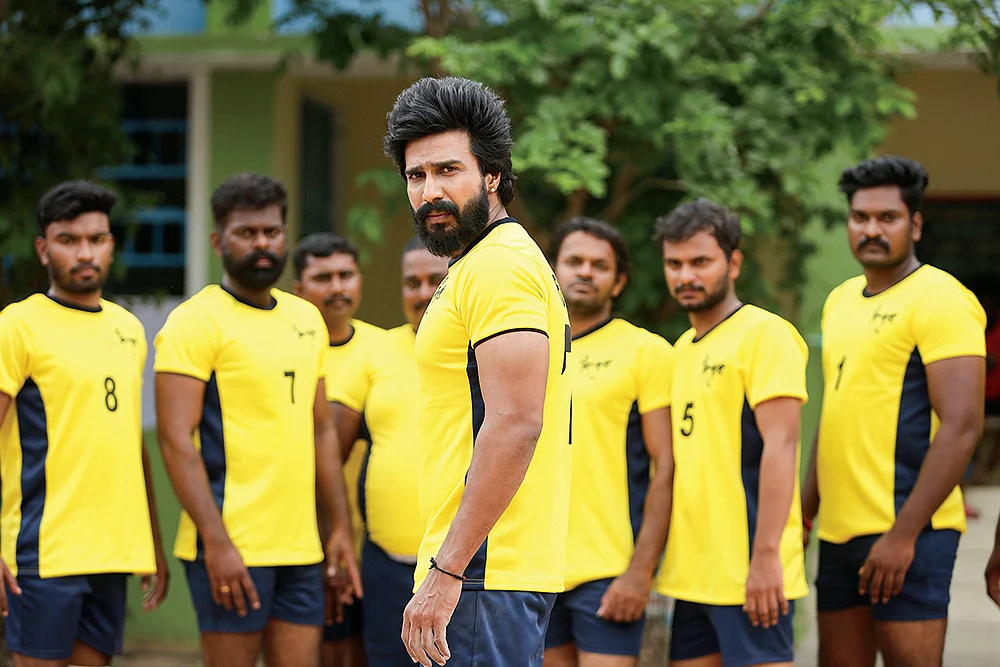 புழுதியில் புரண்டு மோதும் ‘கட்டா குஸ்தி’!