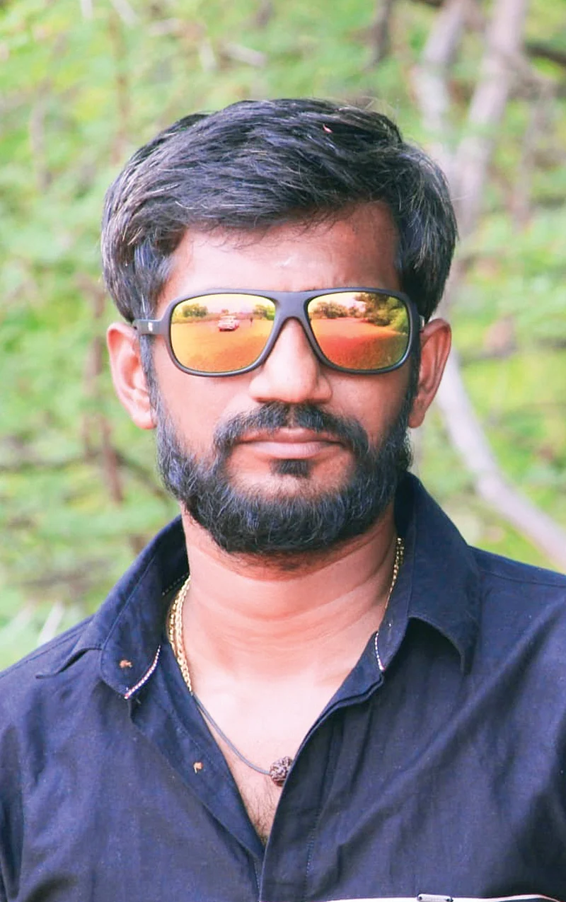 மணிகண்டன்,
