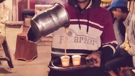 காதல் தோல்வியில் டீக்கடை வைத்த இளைஞர்