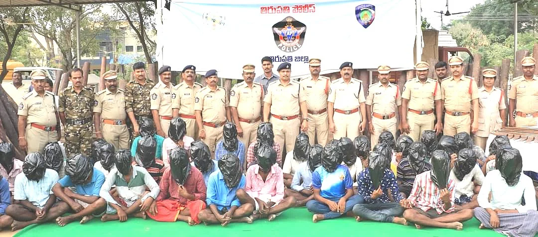 கைதுசெய்யப்பட்ட தமிழக தொழிலாளர்கள்