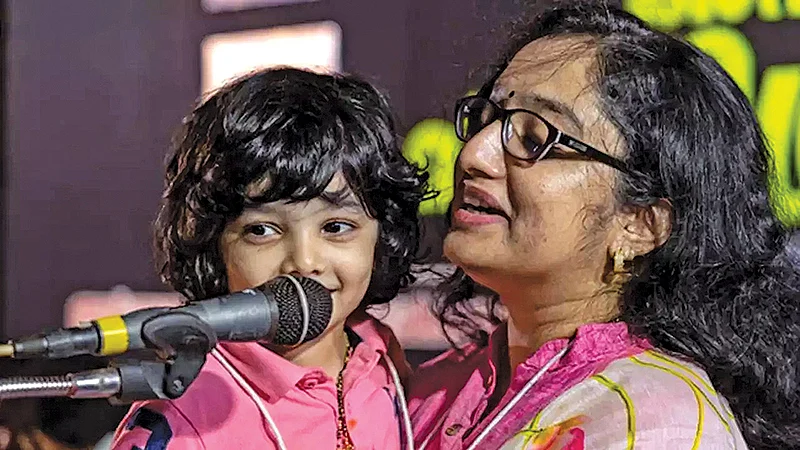 திவ்யா எஸ். ஐயர்