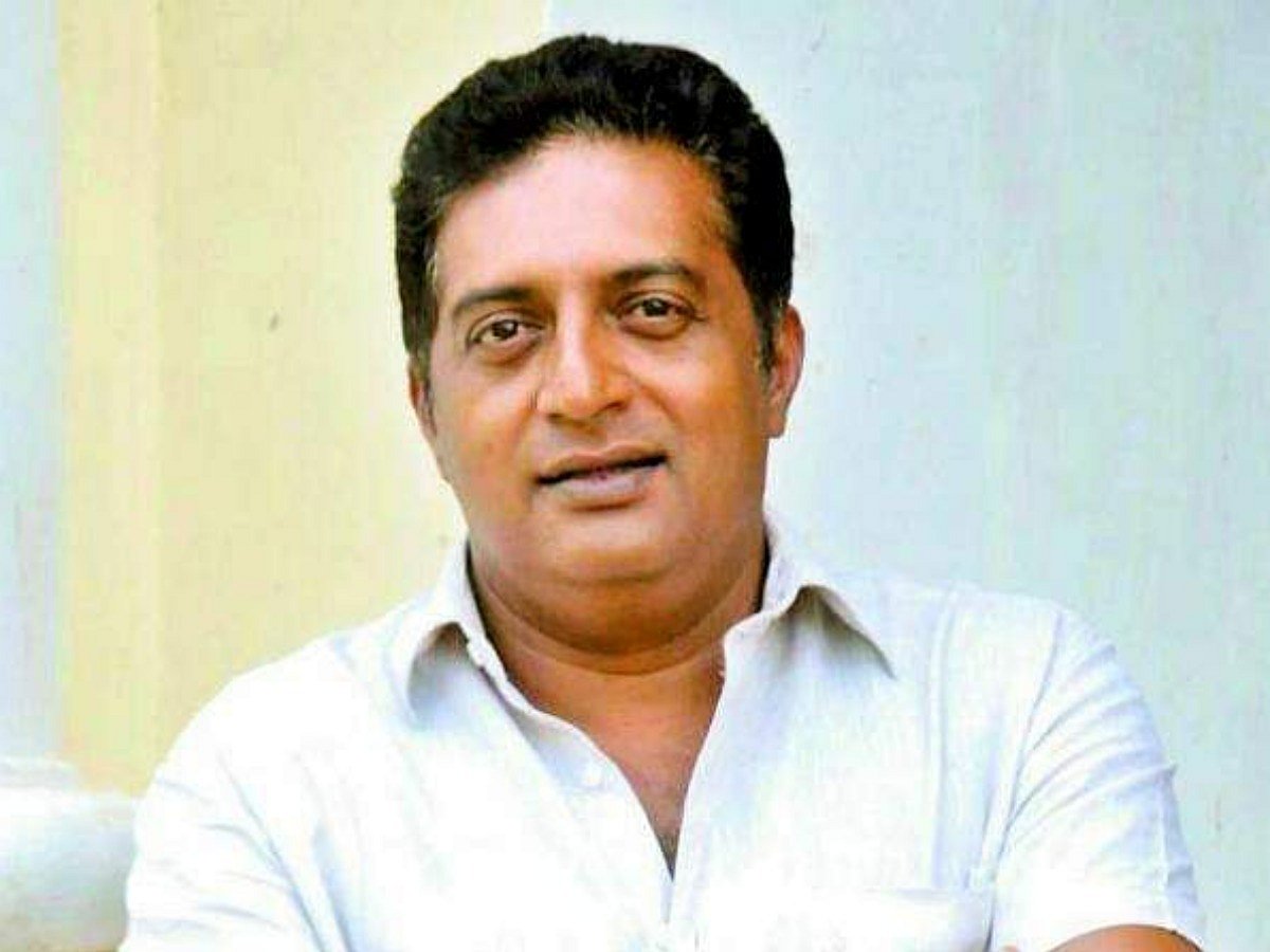 “என் அரசியல் கருத்துகளால், என்னுடன் சேர்ந்து நடிக்க சிலர் பயப்படுகின்றனர்