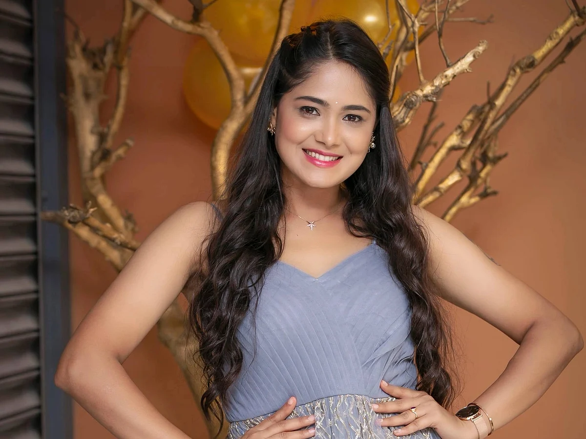 மோக்ஷிதா வெளியேறியதற்குக் காரணம் அர்ச்சனாவா? `மீனாட்சி பொண்ணுங்க' சீரியலில் நடந்தது என்ன?