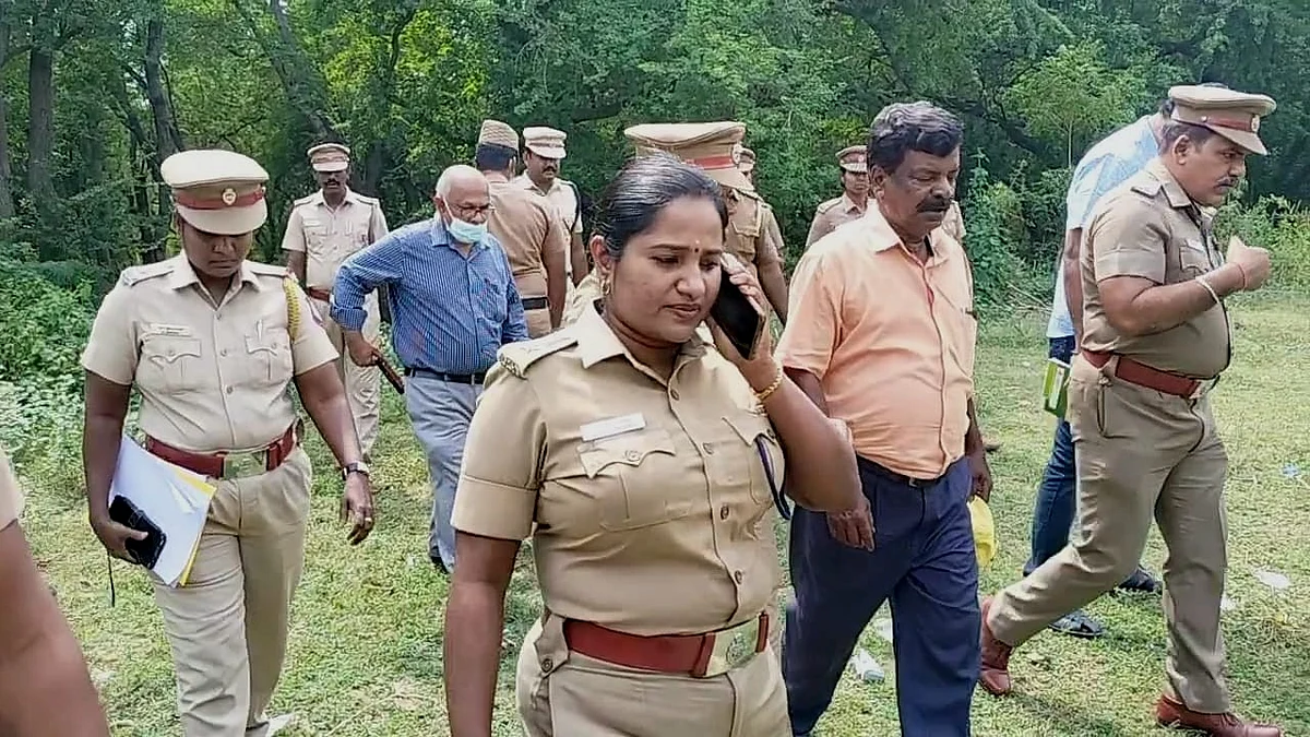 சம்பவ இடத்தில் பார்வையிட்ட எஸ்.பி தீபாசத்யன்