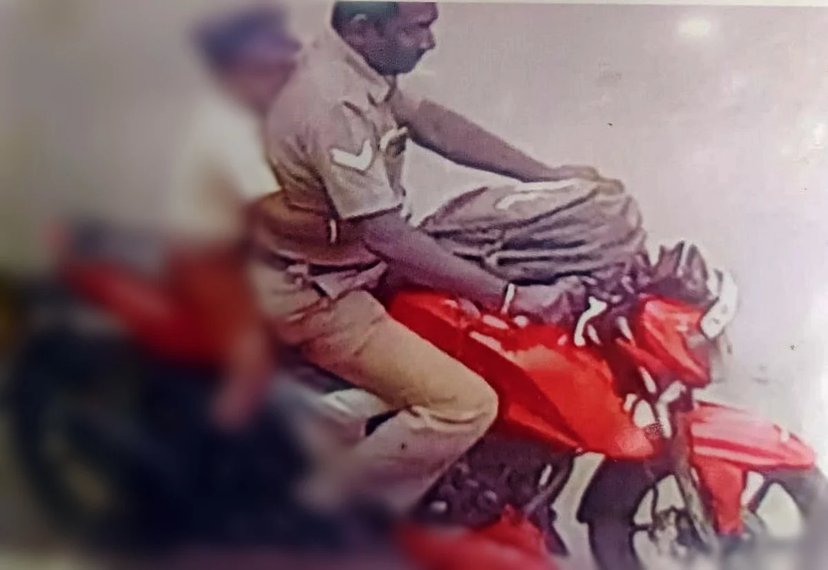 திருட்டுப்போன பைக்கை ஓட்டும் போலீஸ்