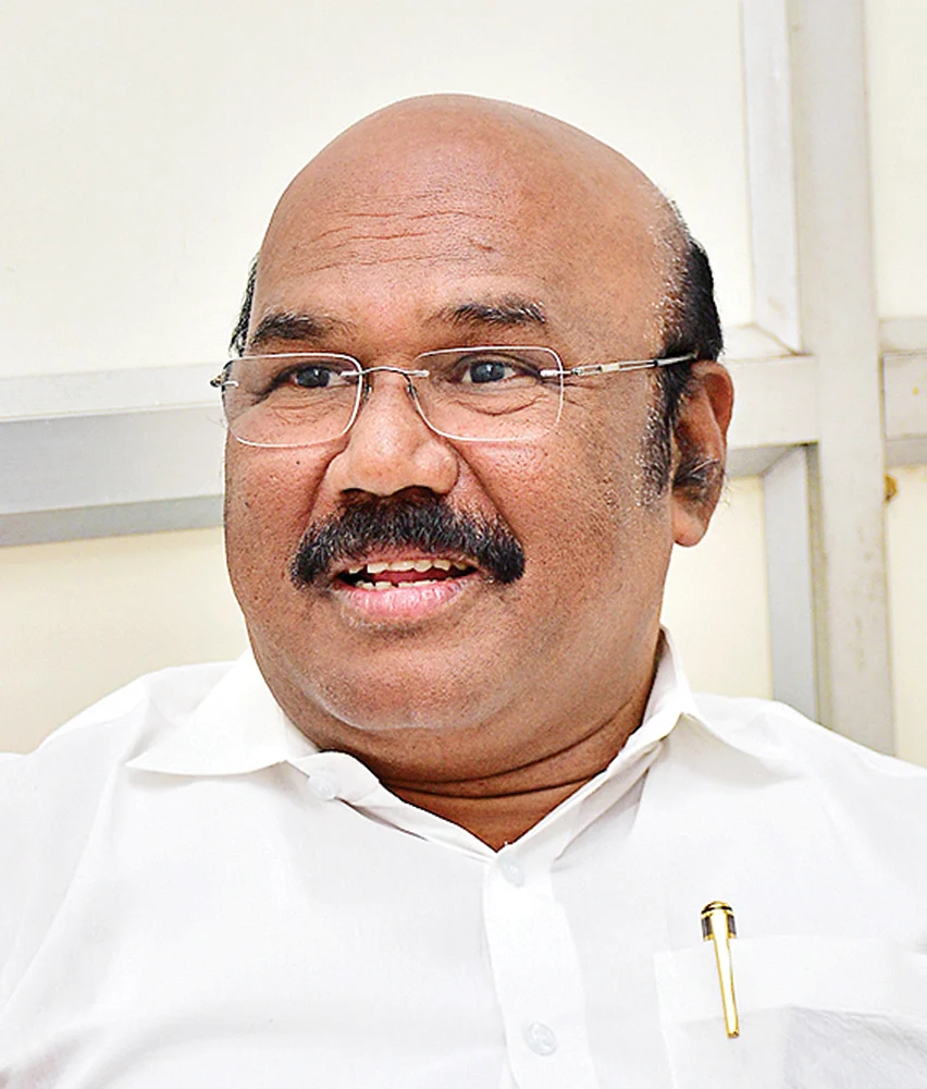 பிரிவினை... அரசியல்... சர்ச்சை... கன்னாபின்னா கவர்னர்!