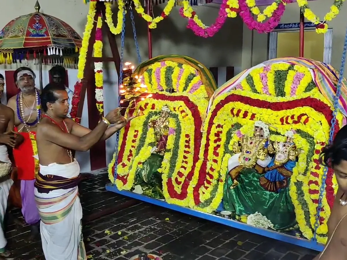 மயிலாடுதுறை துலா உற்சவம்: காசி விஸ்வநாதர் ஆலயத்தில் கோலாகலமாய் நடைபெற்ற திருக்கல்யாணம்!