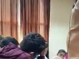 ``உங்கள் மகனை அப்படி அழைப்பீர்களா?" - மாணவனைத் தீவிரவாதி எனக் கூறிய பேராசிரியர் சஸ்பெண்ட்