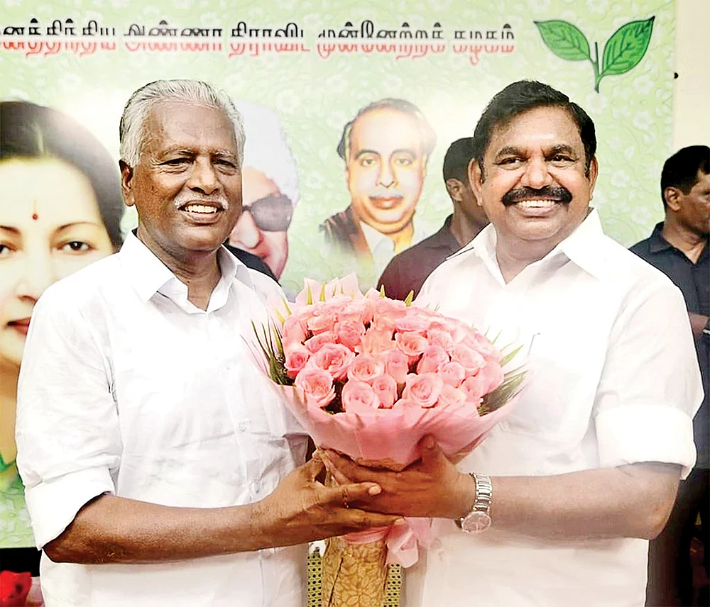 குண்டு வெடிப்பு... கவர்னர்... ஆணையங்கள்... சட்டமன்றம்... என்ன செய்கிறது எதிர்க்கட்சி?